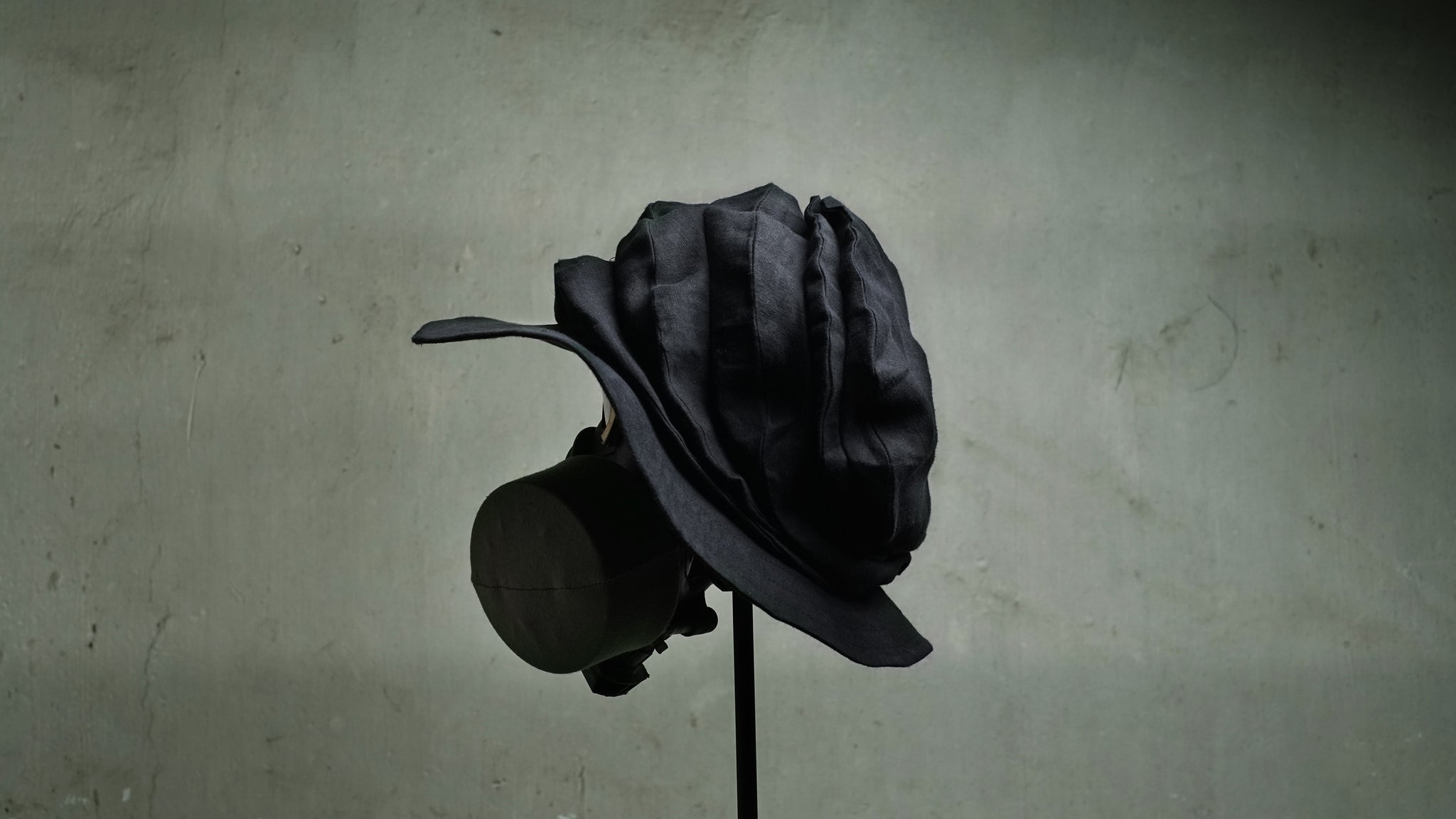 LINEN ACCORDION HAT