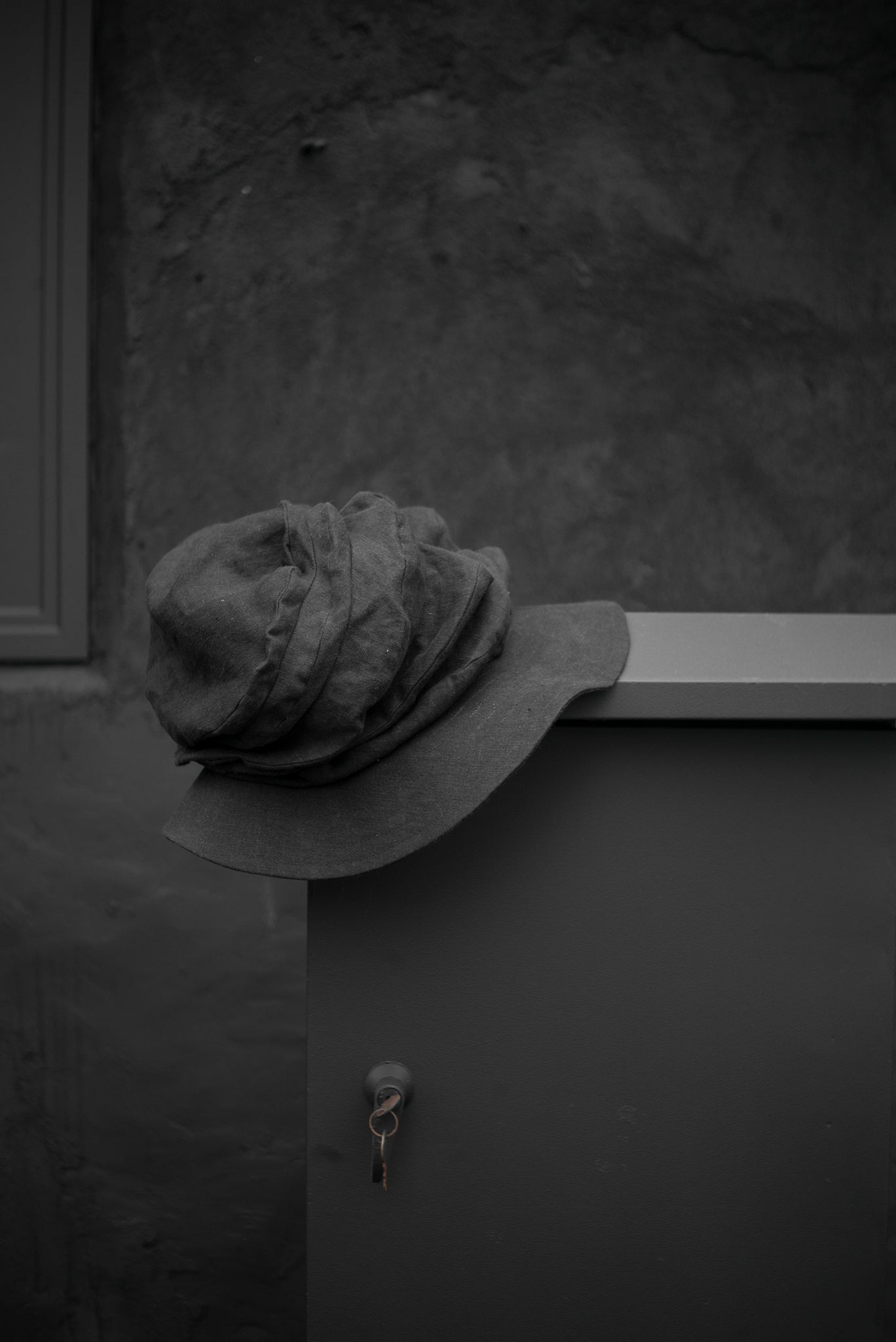 LINEN ACCORDION HAT