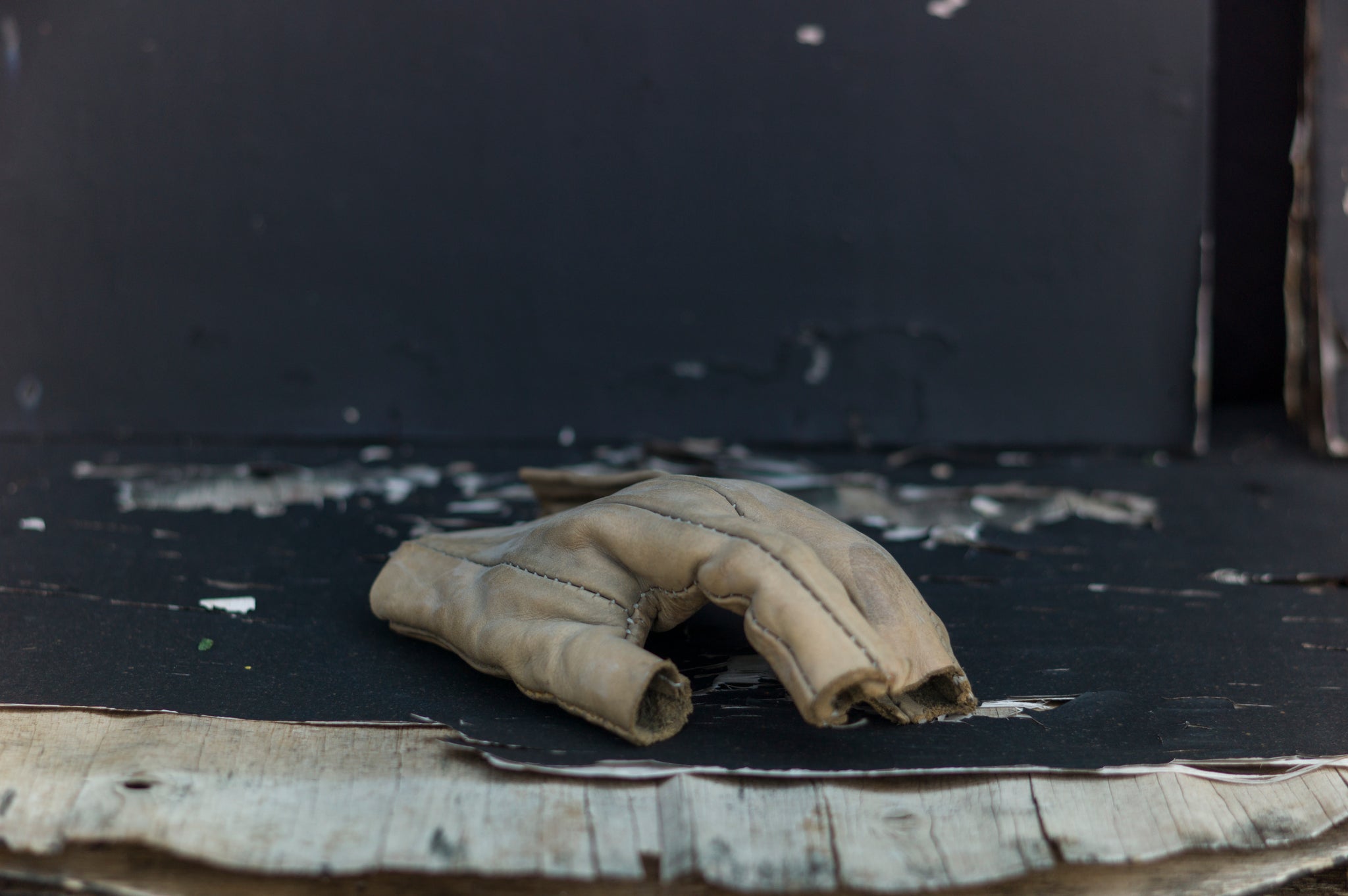handcrafted cowhide glove [ 1 of 1 ] / left hand only